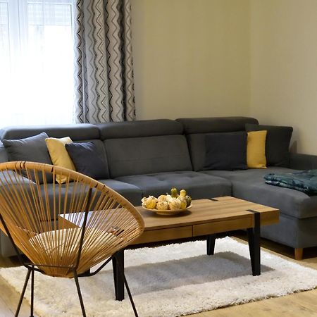 Aerovista Apartment Surčin Extérieur photo